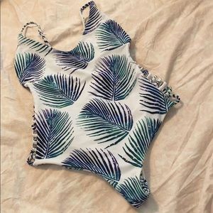 Stone Fox Swim PETROGLEAF Hermosa One Piece Medium